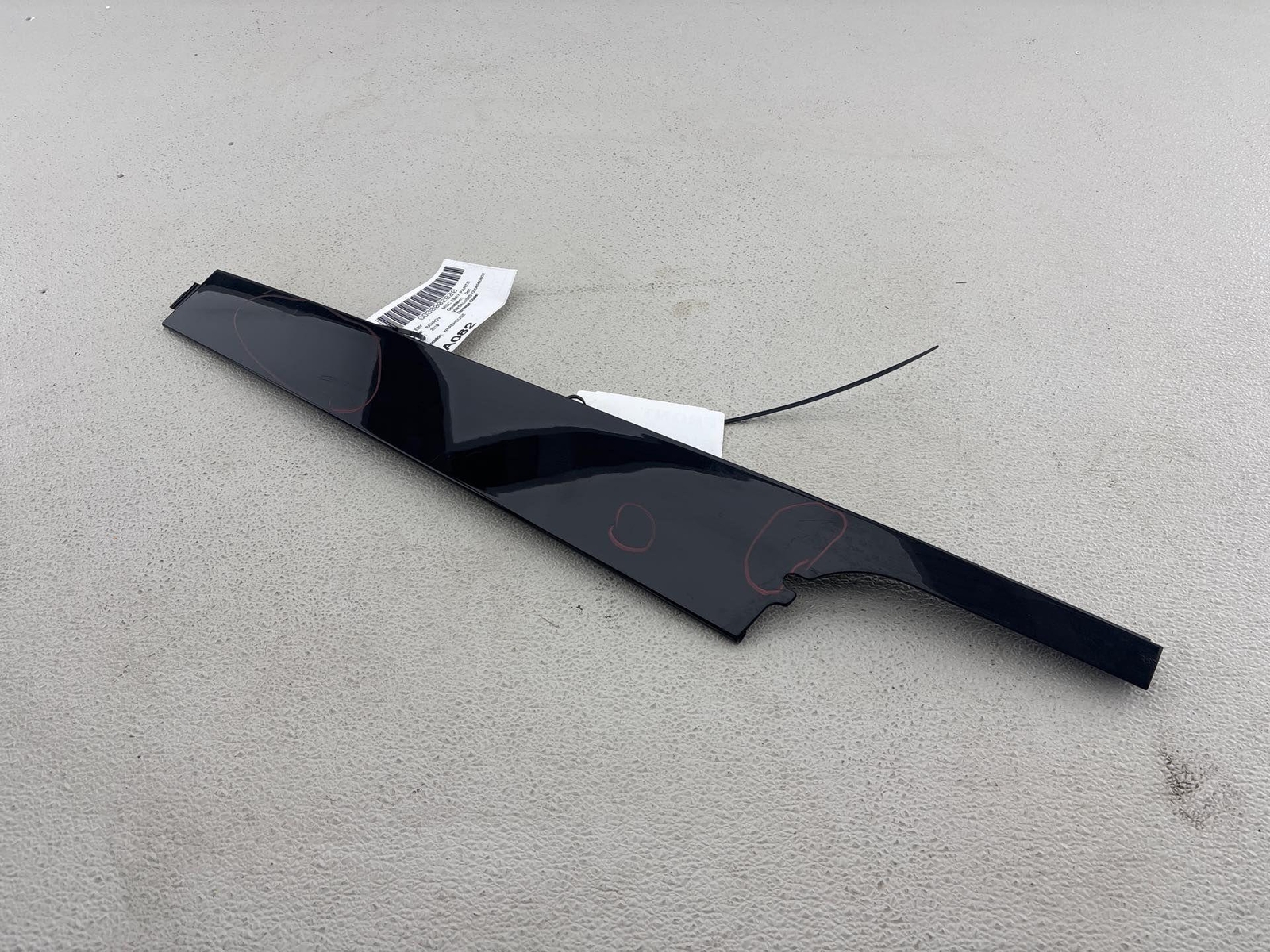 2018-2022 Range Rover Front Door Moulding Right