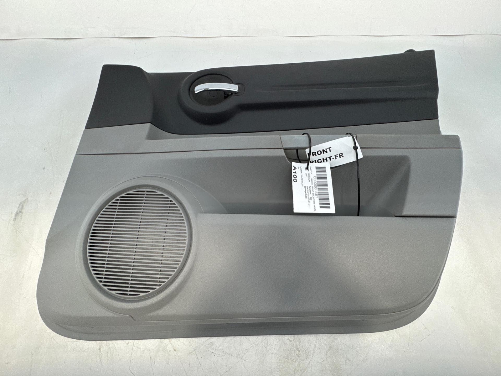 2006-2007 Dodge Magnum Front Right Door Panel Trim Cover Oem