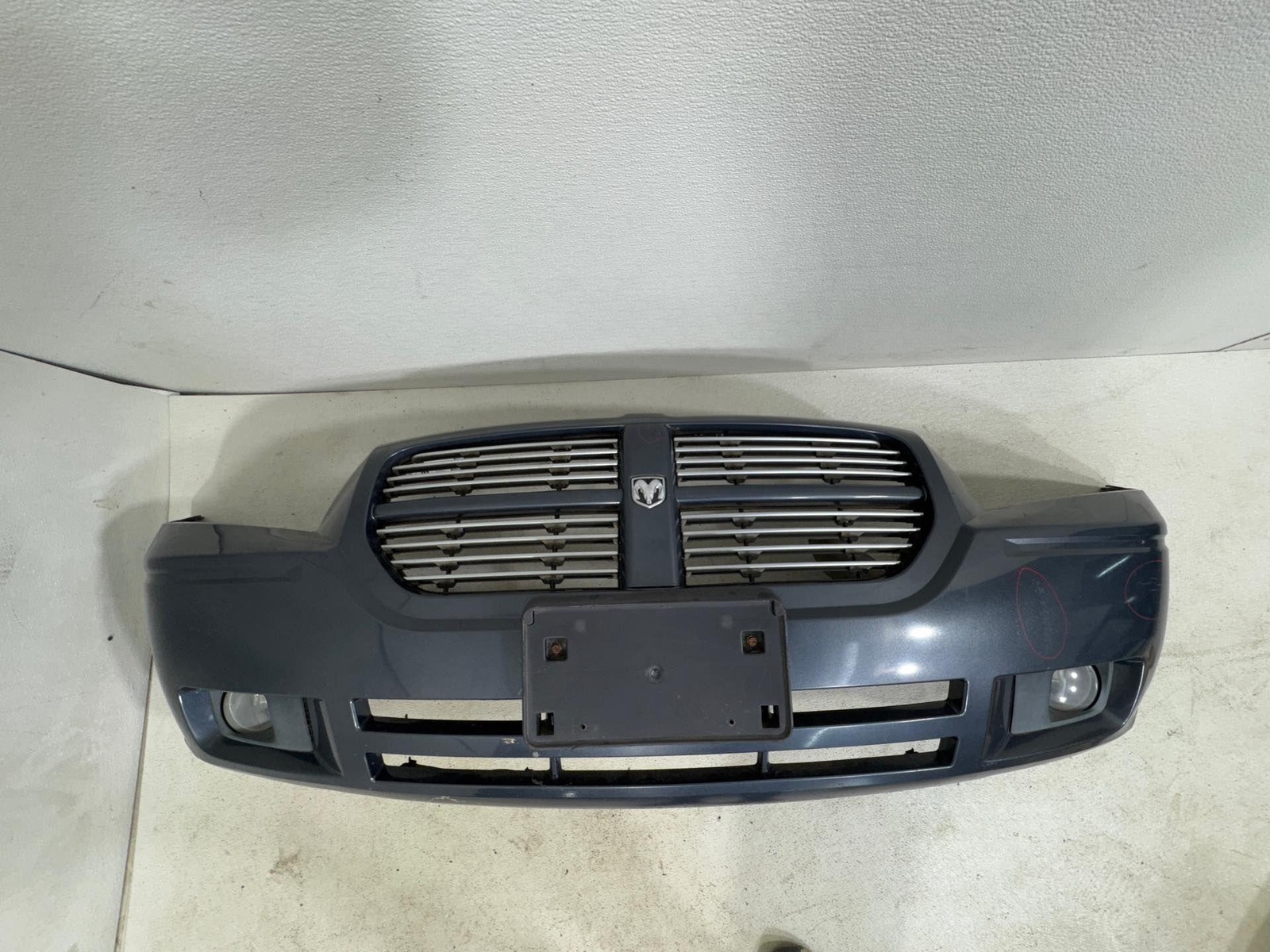 2005-2007 Dodge Magnum Sxt Front Bumper Cover W/ Grille Oem