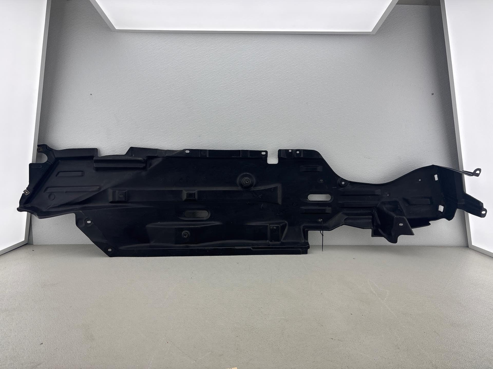 2014-2018 Jeep Cherokee Rear Left Floor Pan Splash Shield Cover Oem