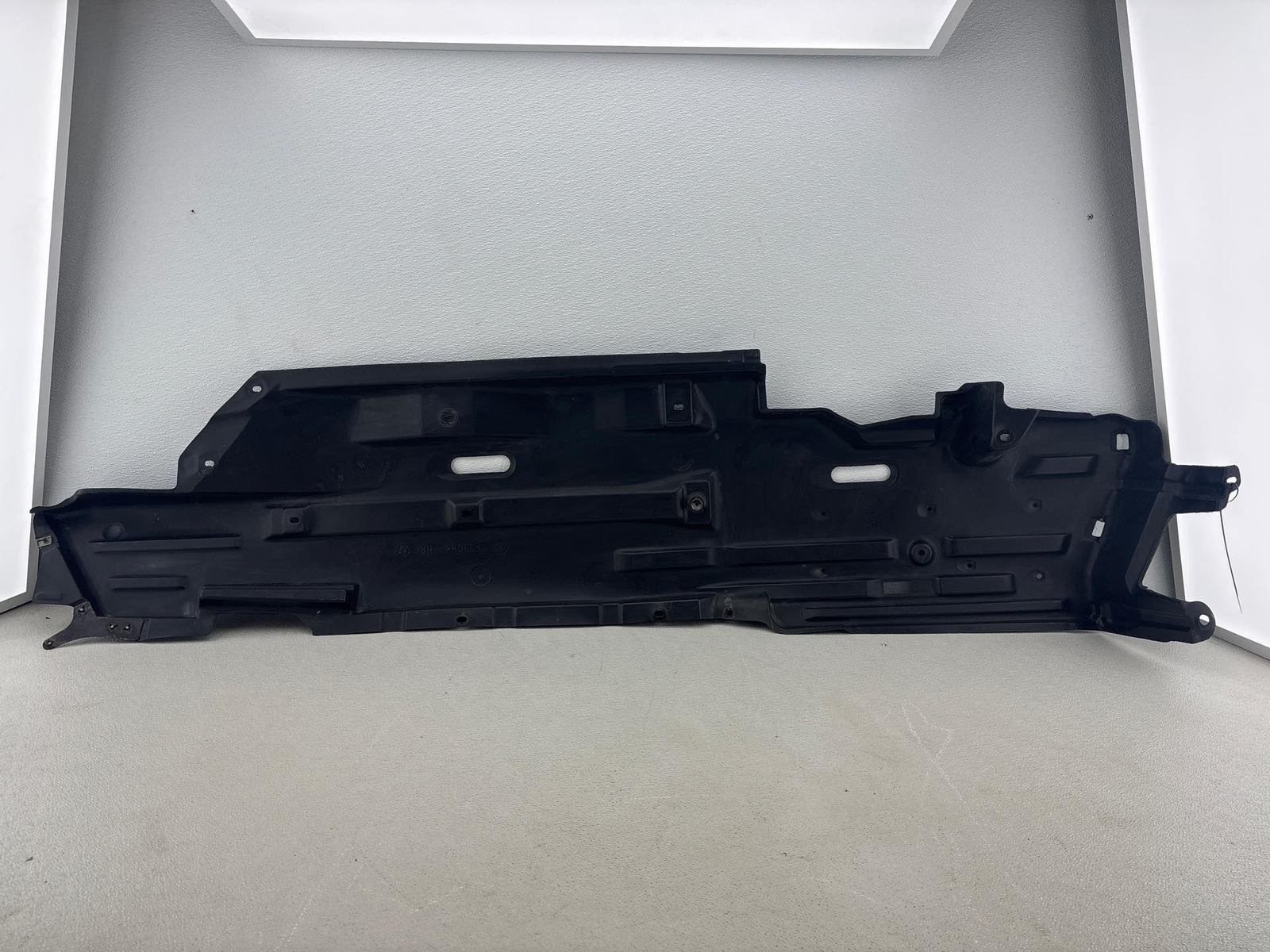 2014-2018 Jeep Cherokee Rear Right Floor Pan Splash Shield Cover Oem