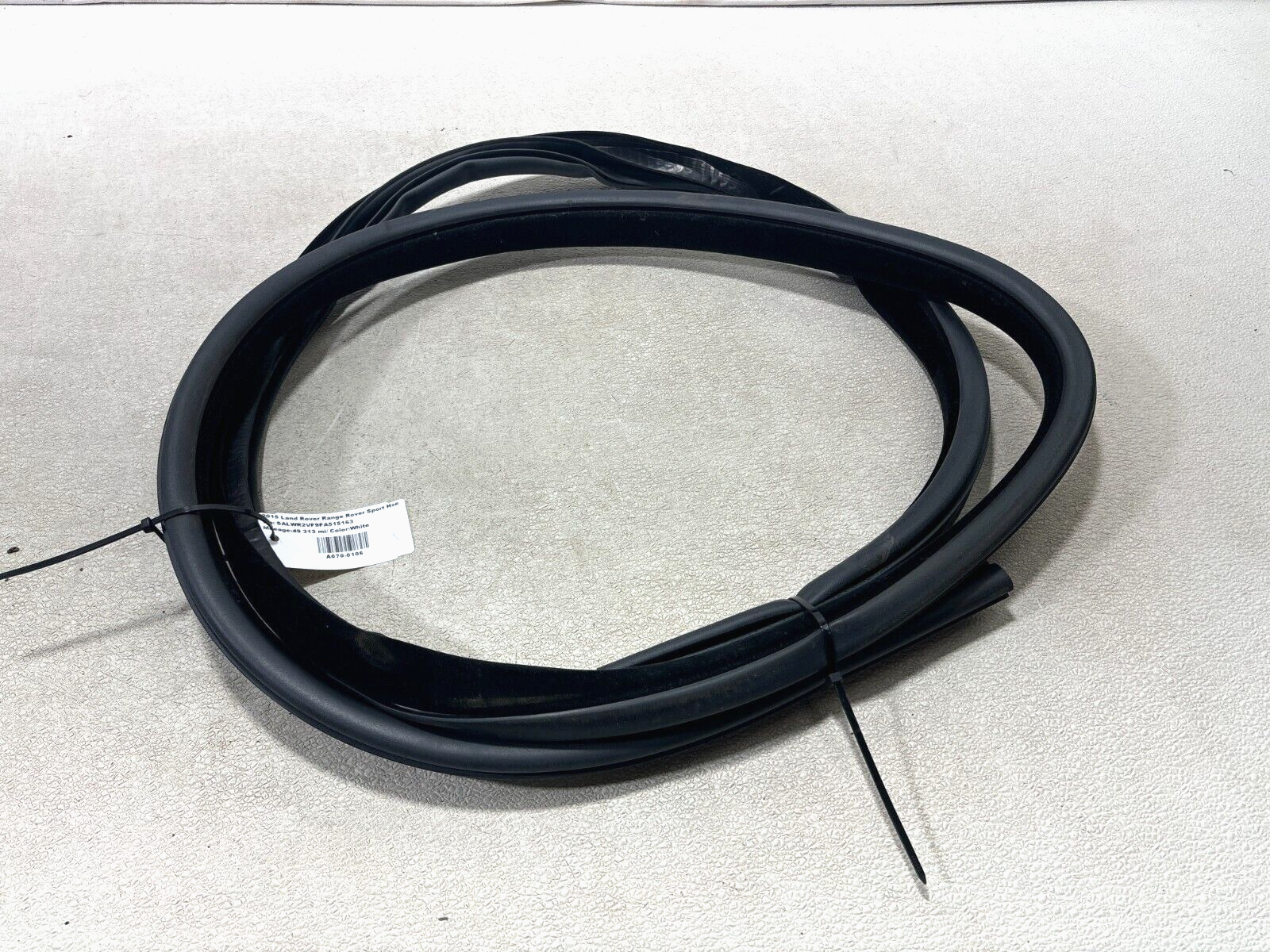 2014-2022 Range Rover Sport Hse Front Right Or Left Side Body Rubber Seal Oem