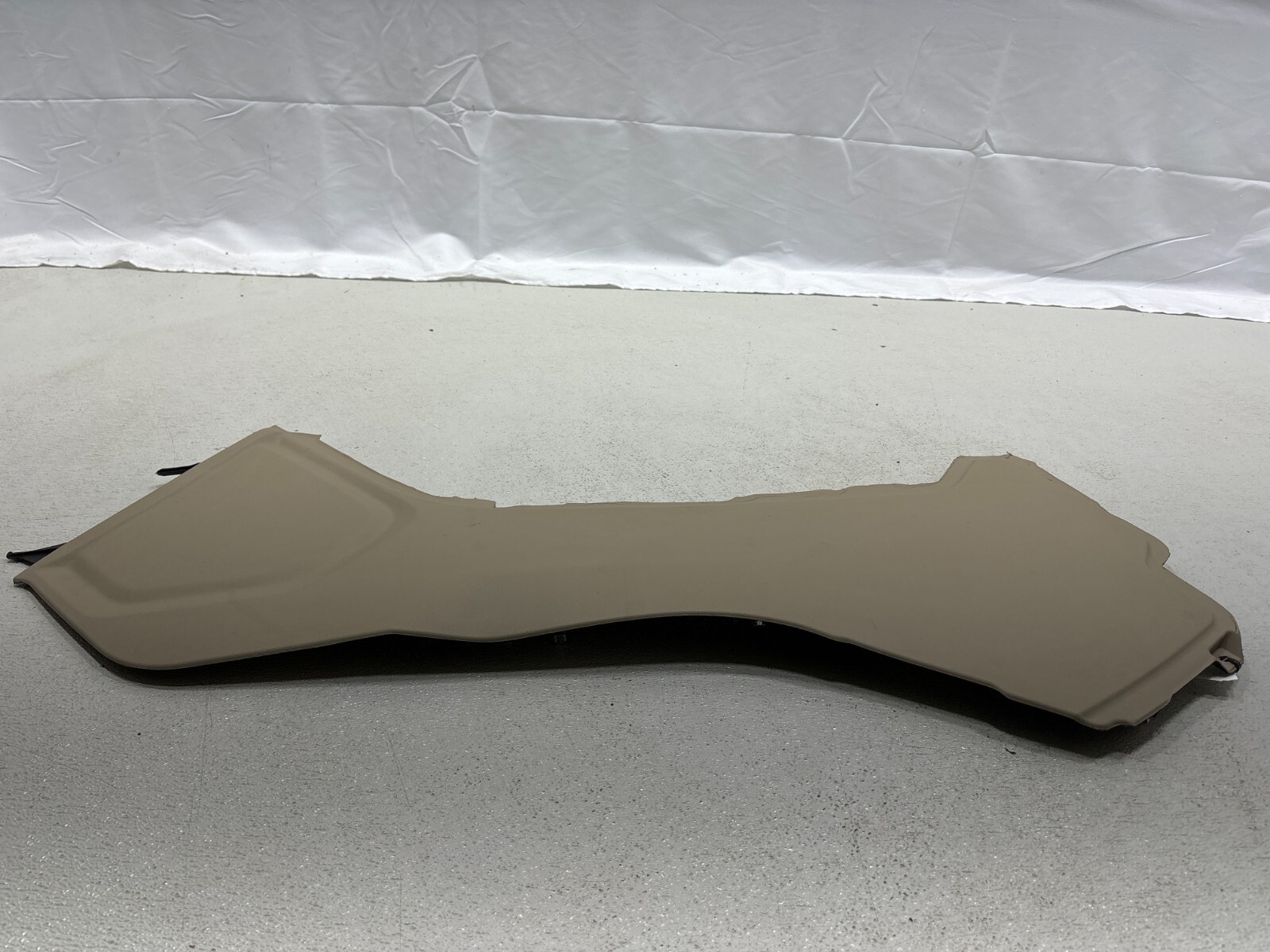 2014 - 2017 Land Rover Range Rover Sport Left Side Center Trim Panel Beige Oem