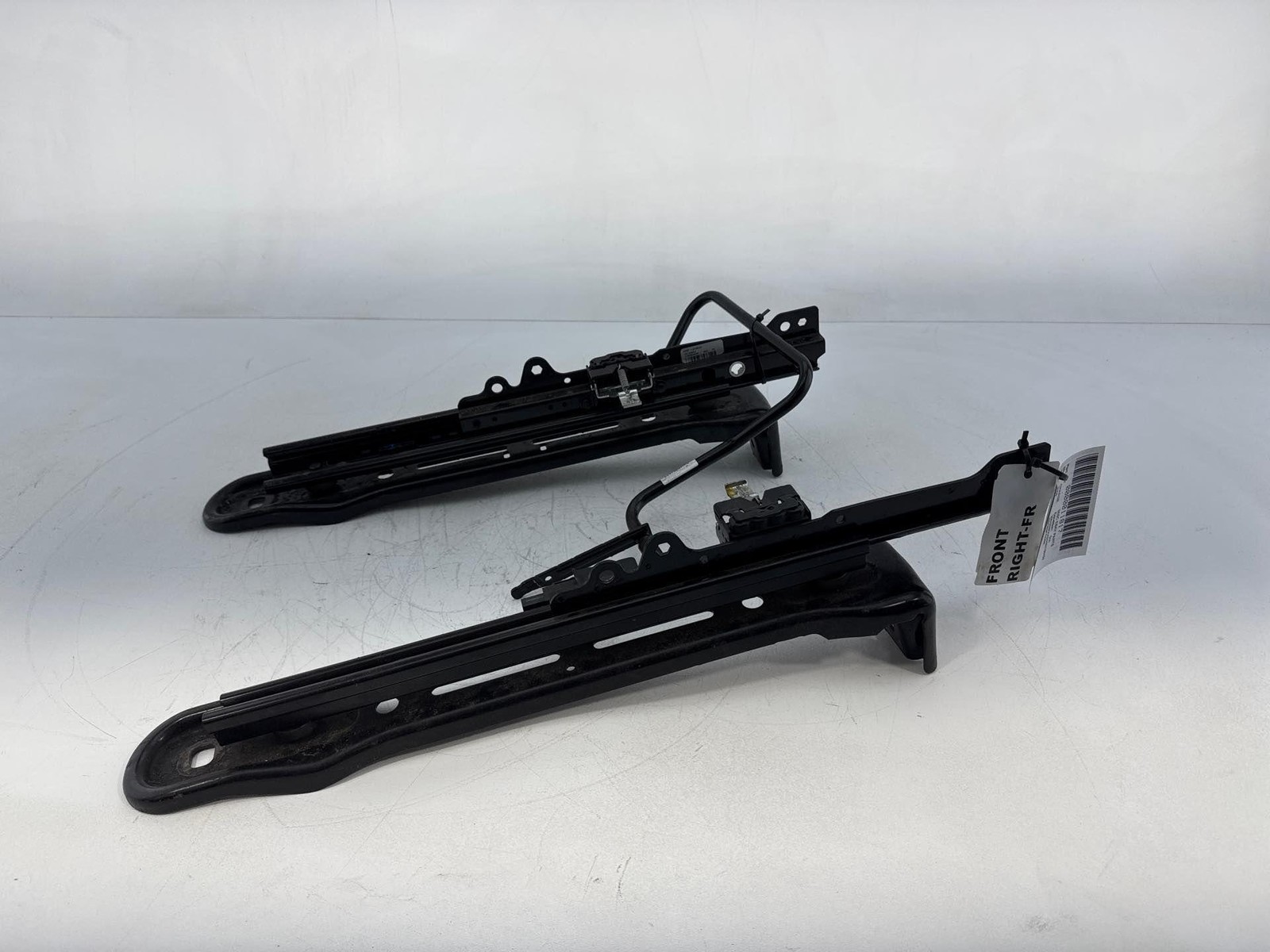 2006-2008 Dodge Charger Front Right Seat Track Oem