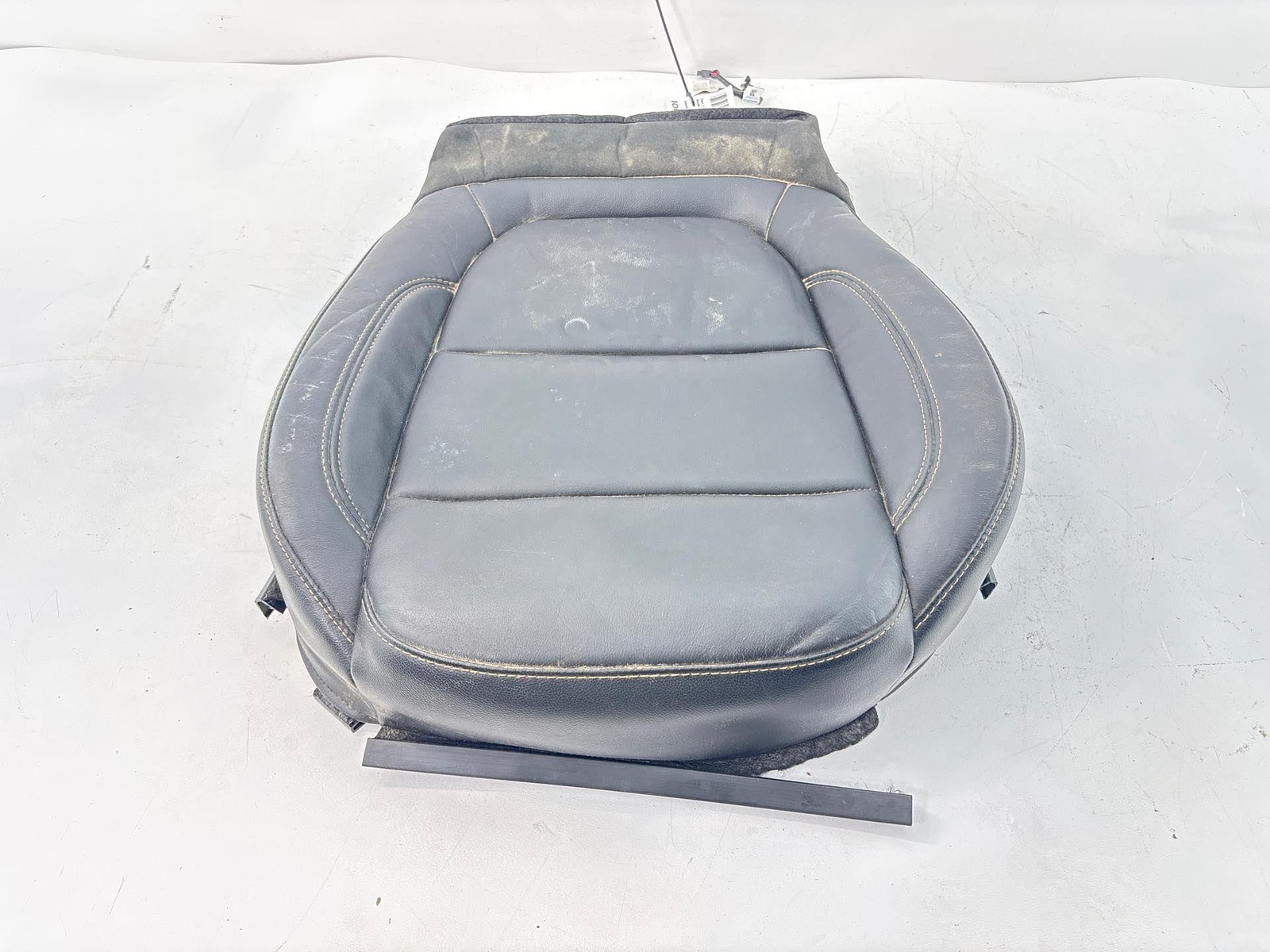 2018 - 2024 Chevrolet Traverse Front Right Passenger Side Lower Seat Cushion OEM