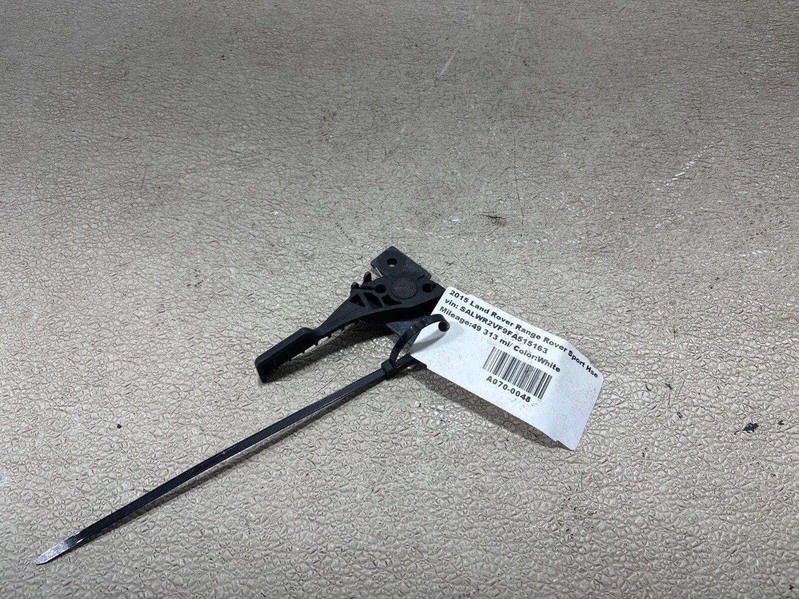 2013-2022 Land Rover Range Rover Sport L494 Hood Opening Handle Dk62-16824-Ab