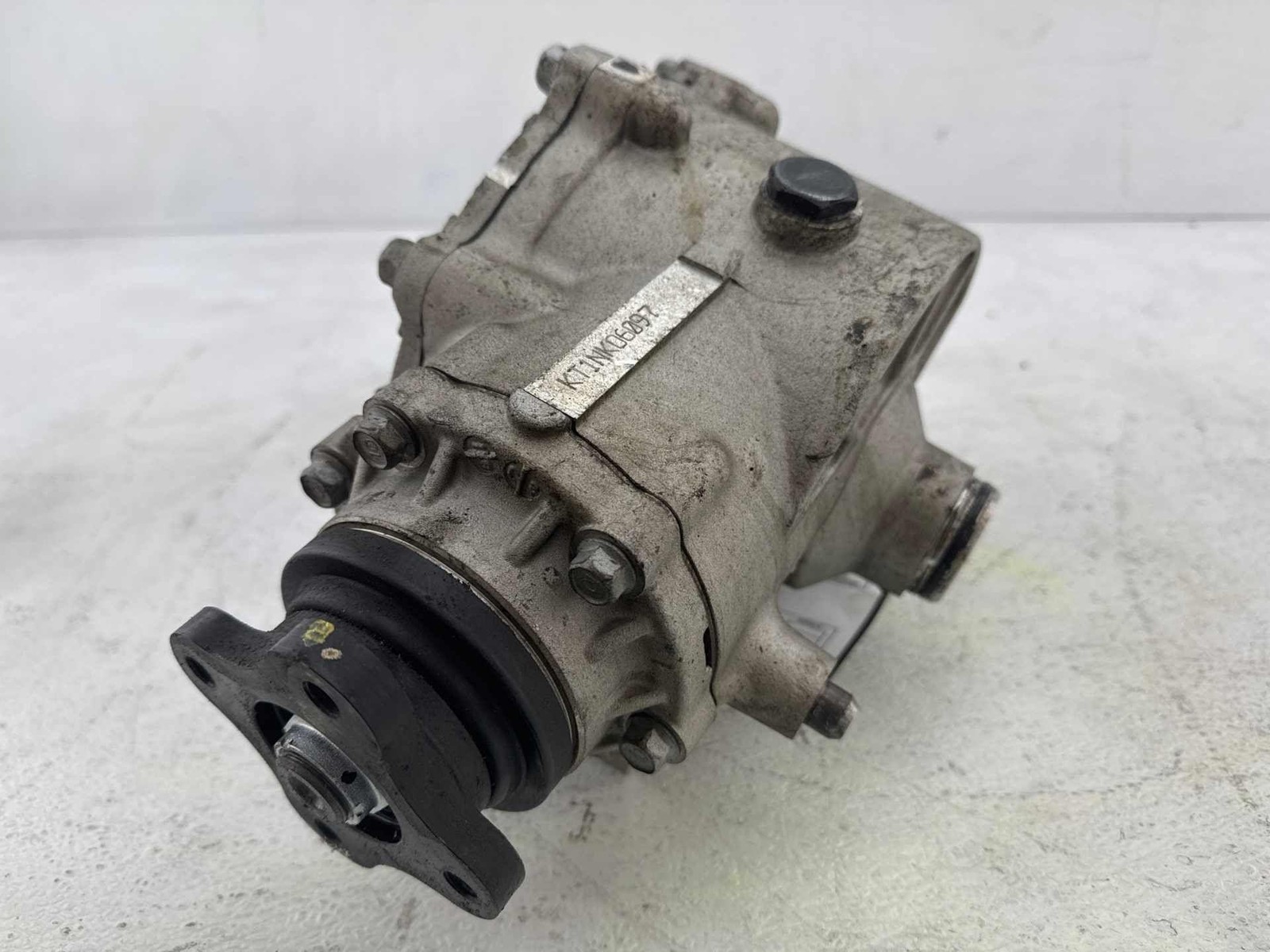 2019-2023 Genesis G70 2.0L Front Differential Axle Carrier 3.727 Oem