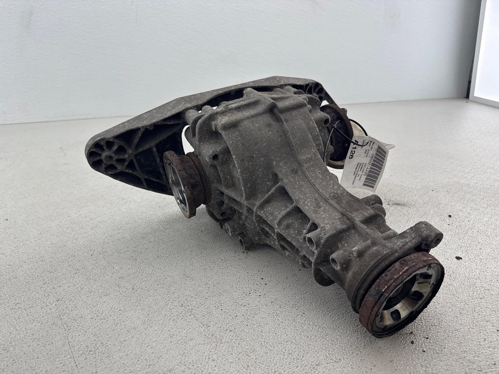 2009 - 2018 Audi A4 Quattro Rear Axle Differential Carrier W/ Bracket Oem