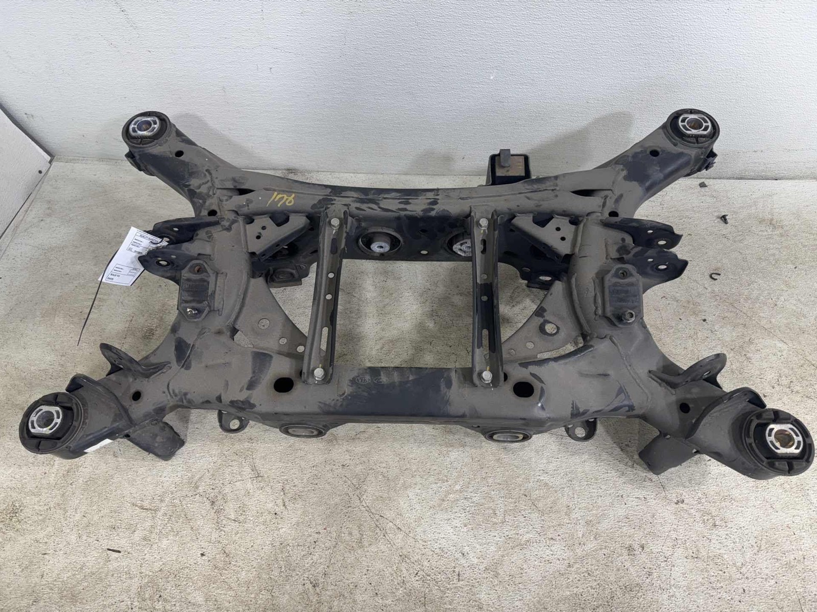 2019-2022 Genesis G70 Awd Rear Subframe Cross Member Assembly Oem