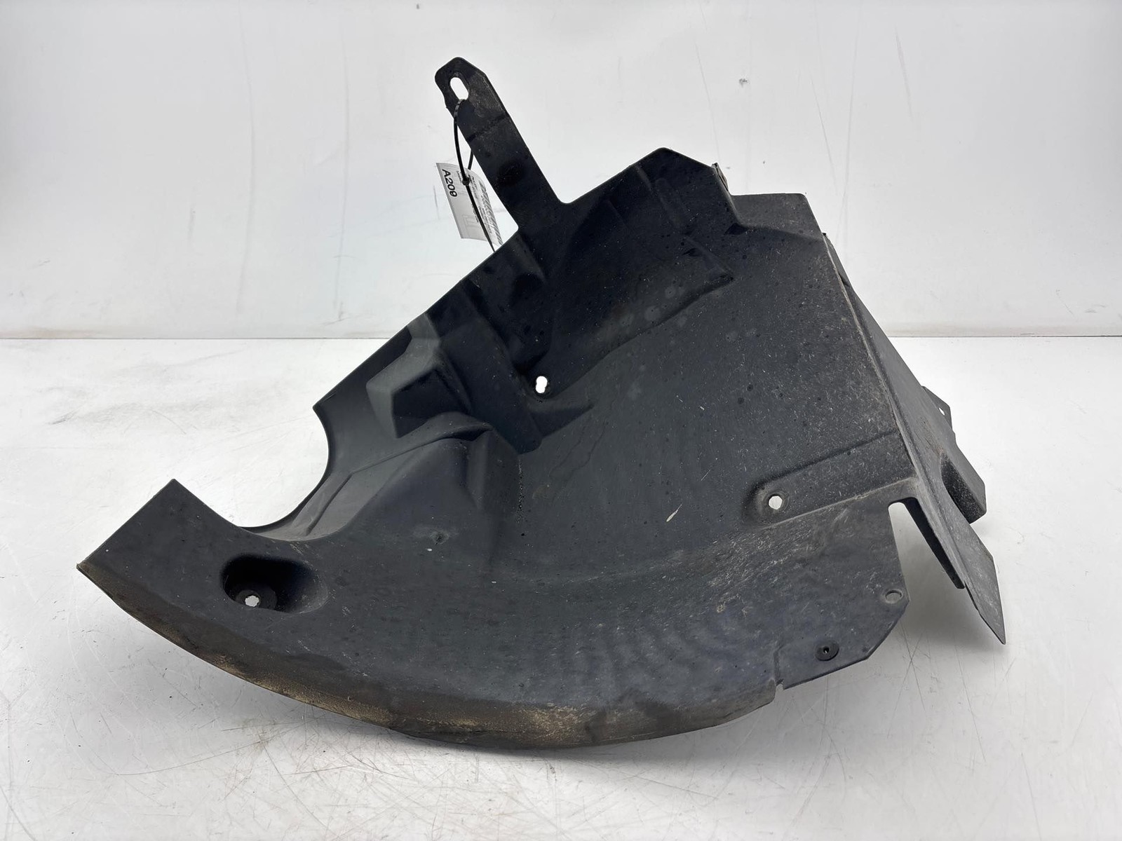 10-17 Mercedes W207 E350 E550 Front Right Side Fender Liner Splash Shield OEM