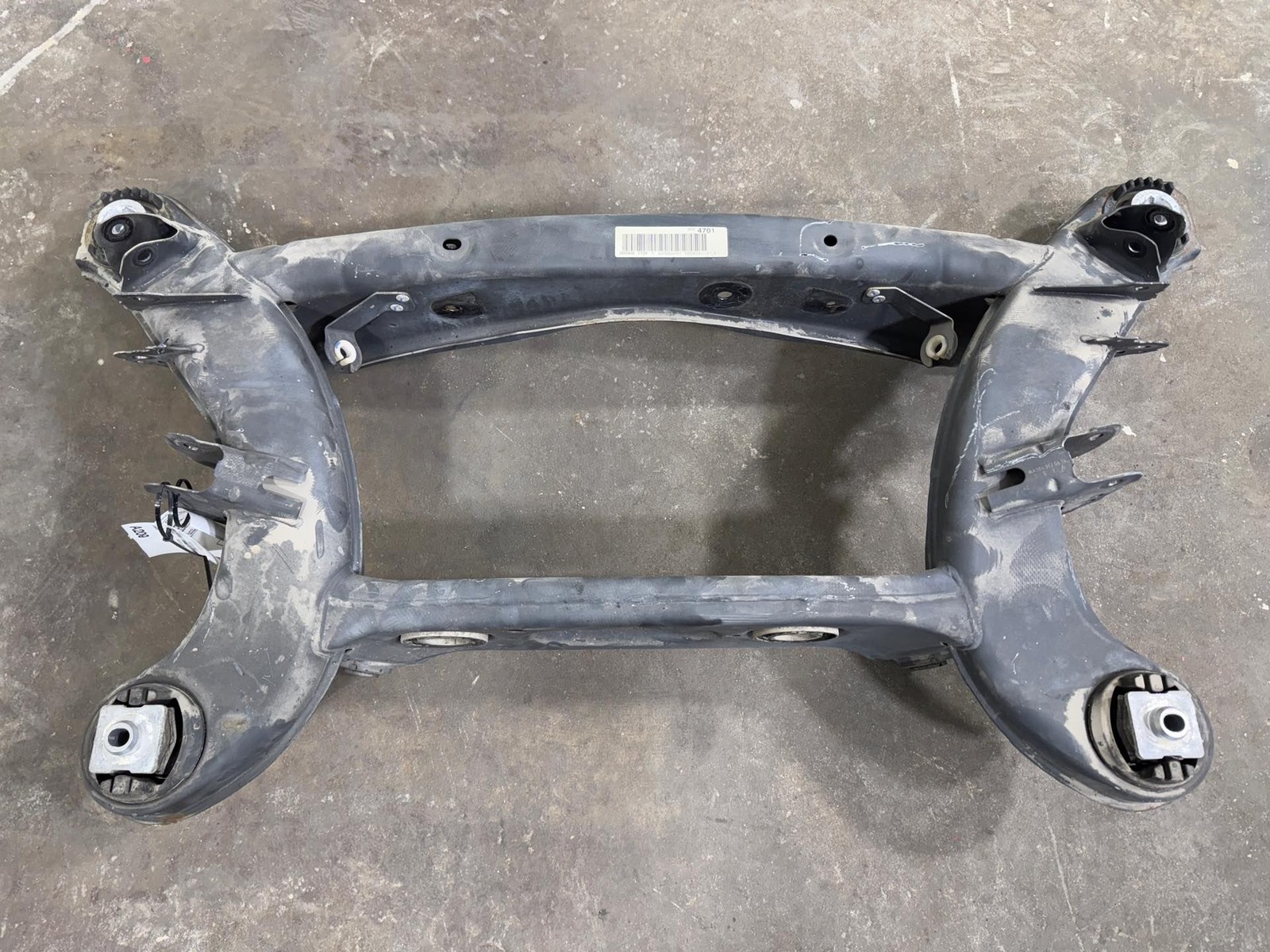 10-16 Mercedes W207 E350 E550 C250 C300 Rear Sub Frame Crossmember Cradle OEM