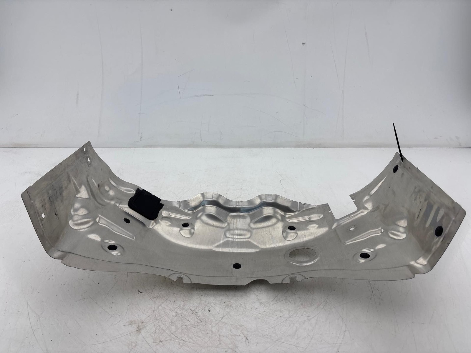 2010-2016 Mercedes E350 W207 Engine Center Partition Heat Shield Cover OEM