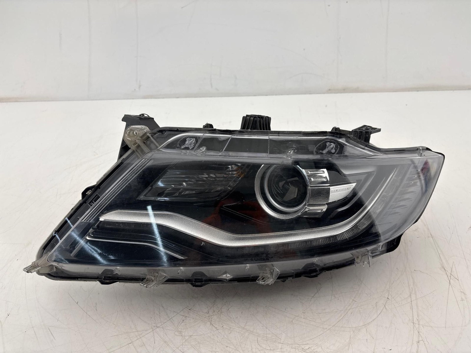 2016-2018 Lincoln MKX Front Left Headlight Assy. HID Non Adaptive OEM