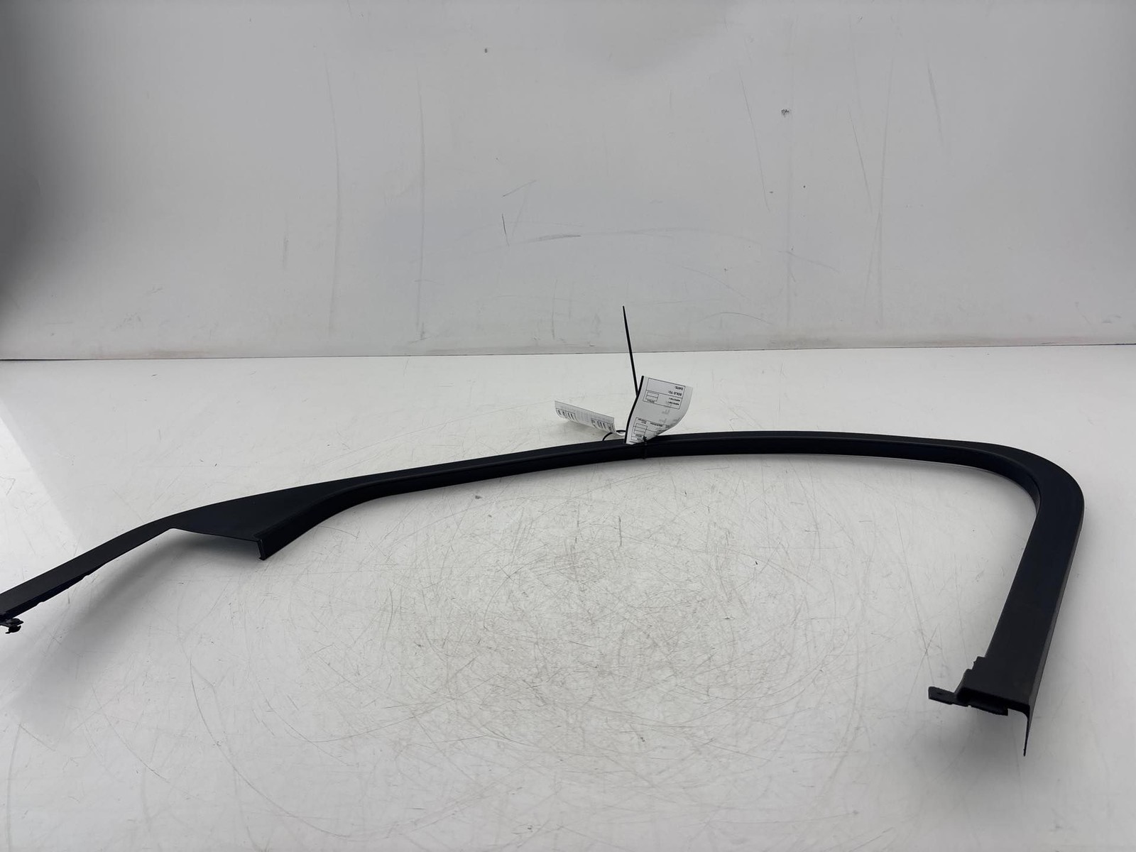 2020-2024 Lincoln Aviator Front Right Door Window Frame Trim Cover OEM