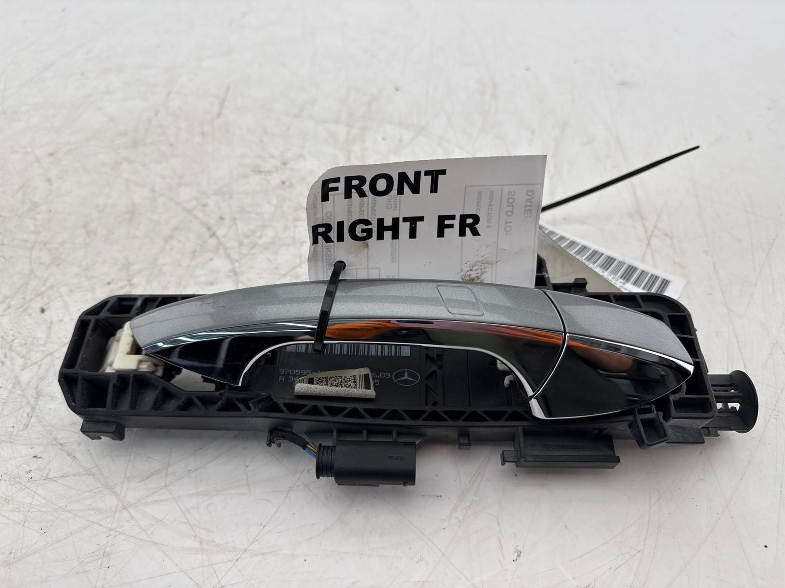 10-17 Mercedes W207 E350 E550 Front Right Side Exterior Door Handle OEM