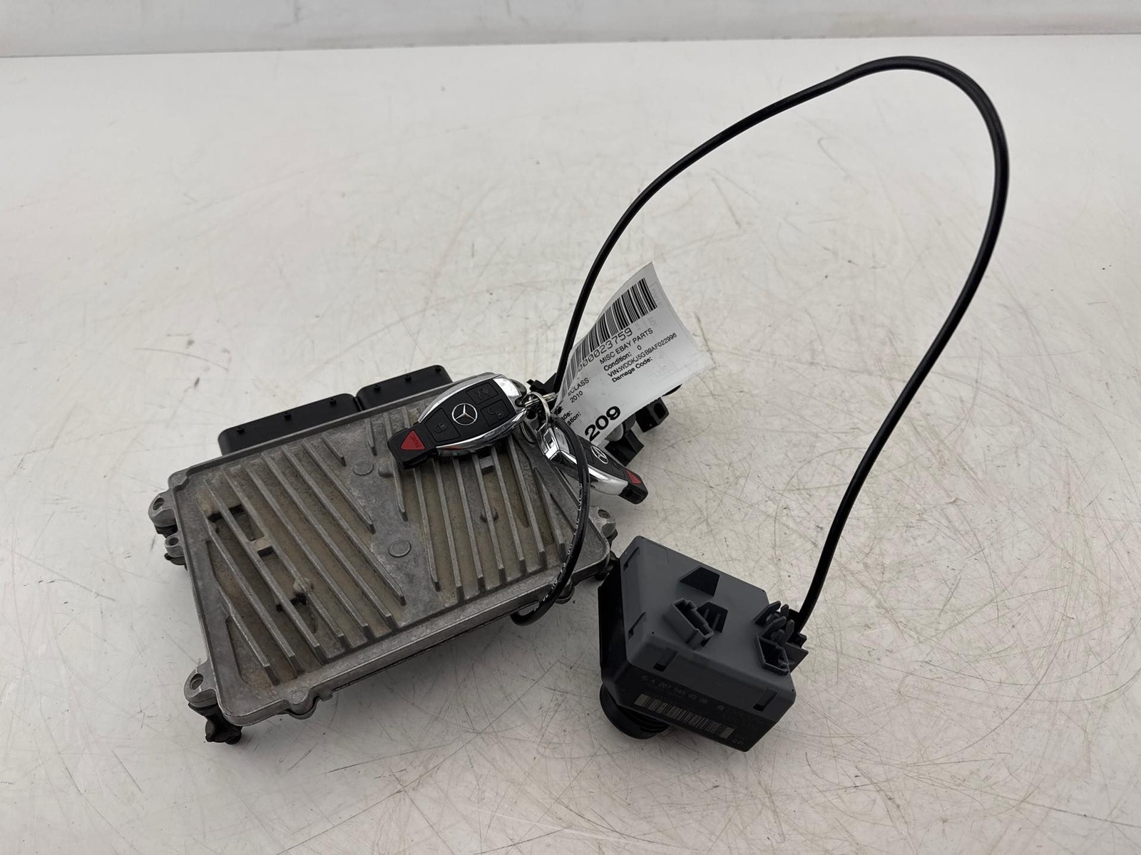 10-12 Mercedes W207 E350 ECU Engine Control Module Ignition Switch With Key OEM