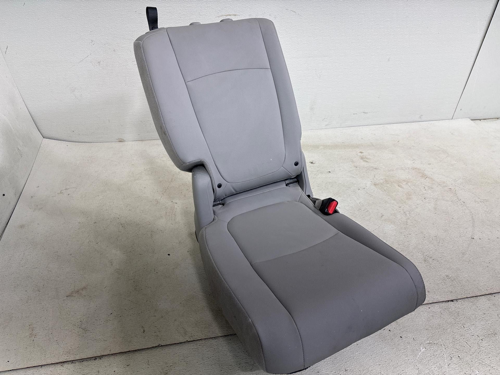 2018- 2020 Honda Odyssey Rear Right Passenger Side Seat Leather Light Grey