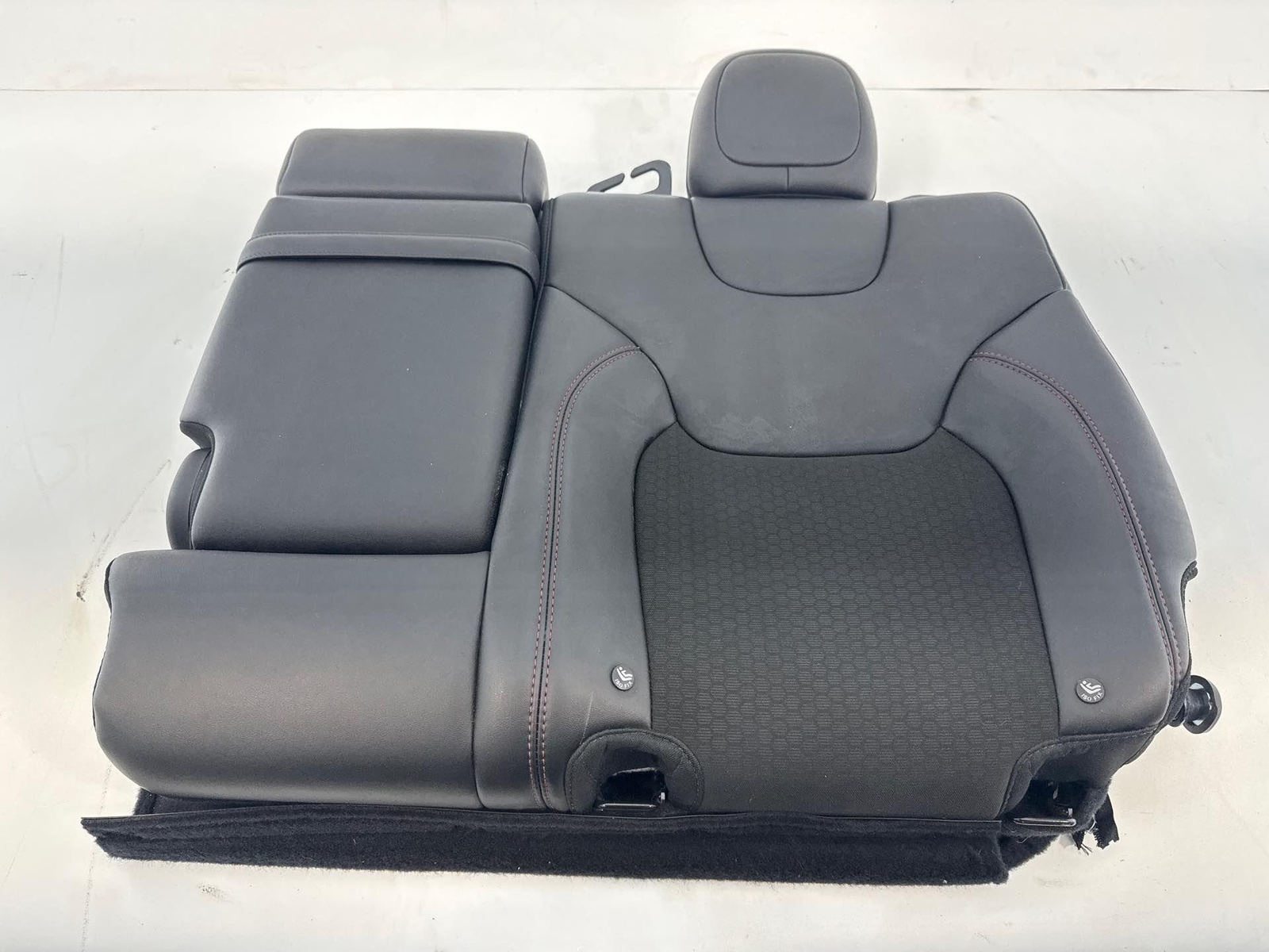 2014-2023 Jeep Cherokee Rear Left Side Upper Seat Cushion Black Oem