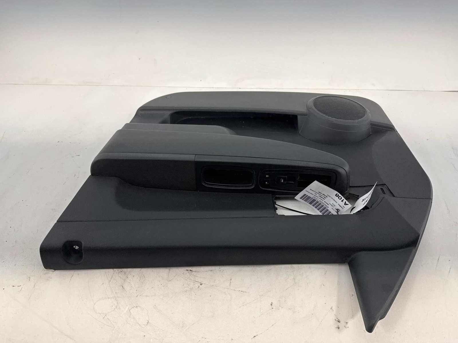 2010-2011 Jeep Liberty Front Right Door Panel Trim Cover Oem