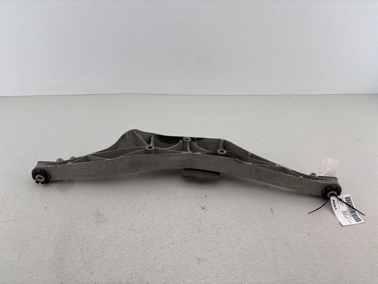 BMW X1 F48 2016-2022 REAR AXLE DIFFERENTIAL CROSSMEMBER MOUNT BRACKET OEM