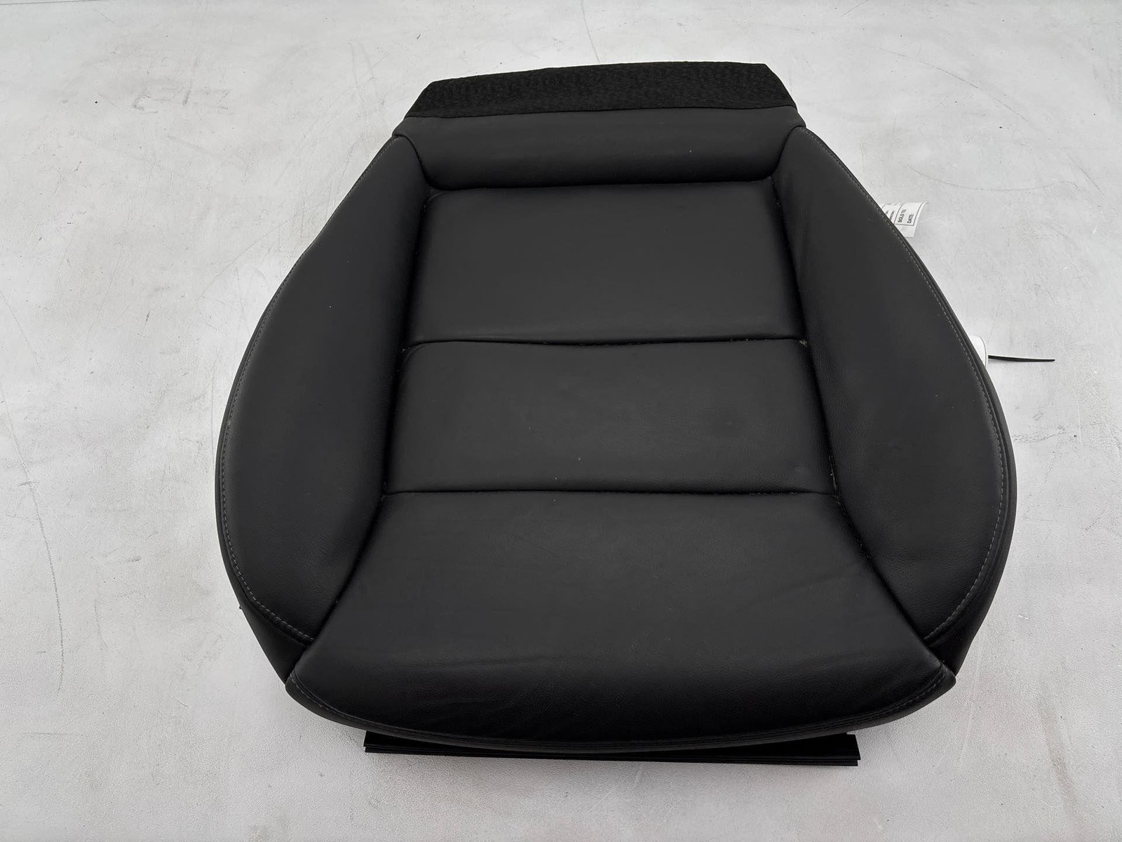 2019-2024 Cadillac XT4 Front Left Lower Seat Bottom Cushion OEM