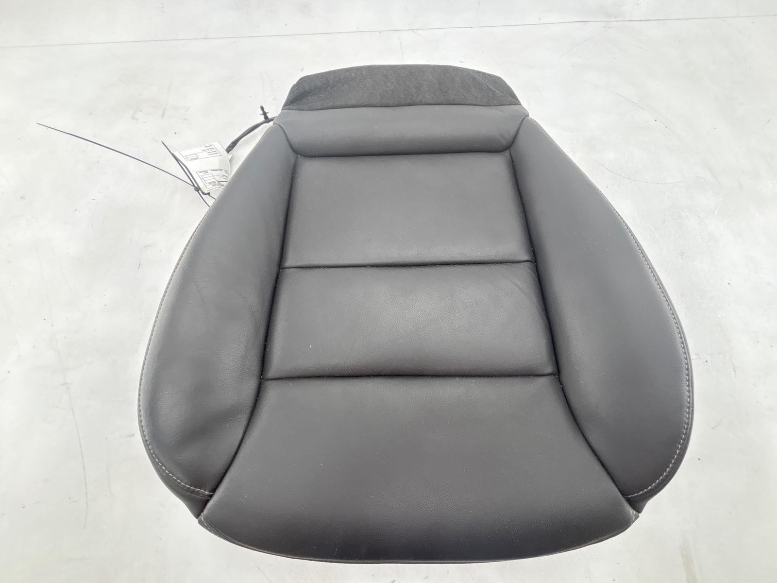 2019-2024 Cadillac Xt4 Front Right Lower Seat Bottom Cushion Oem
