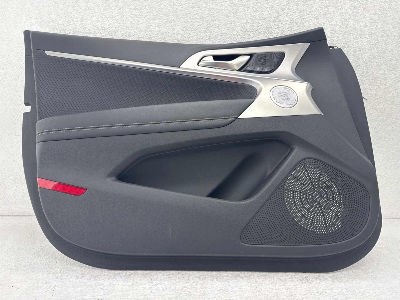 2019 Genesis G70 Front Left Door Panel Trim Cover Oem