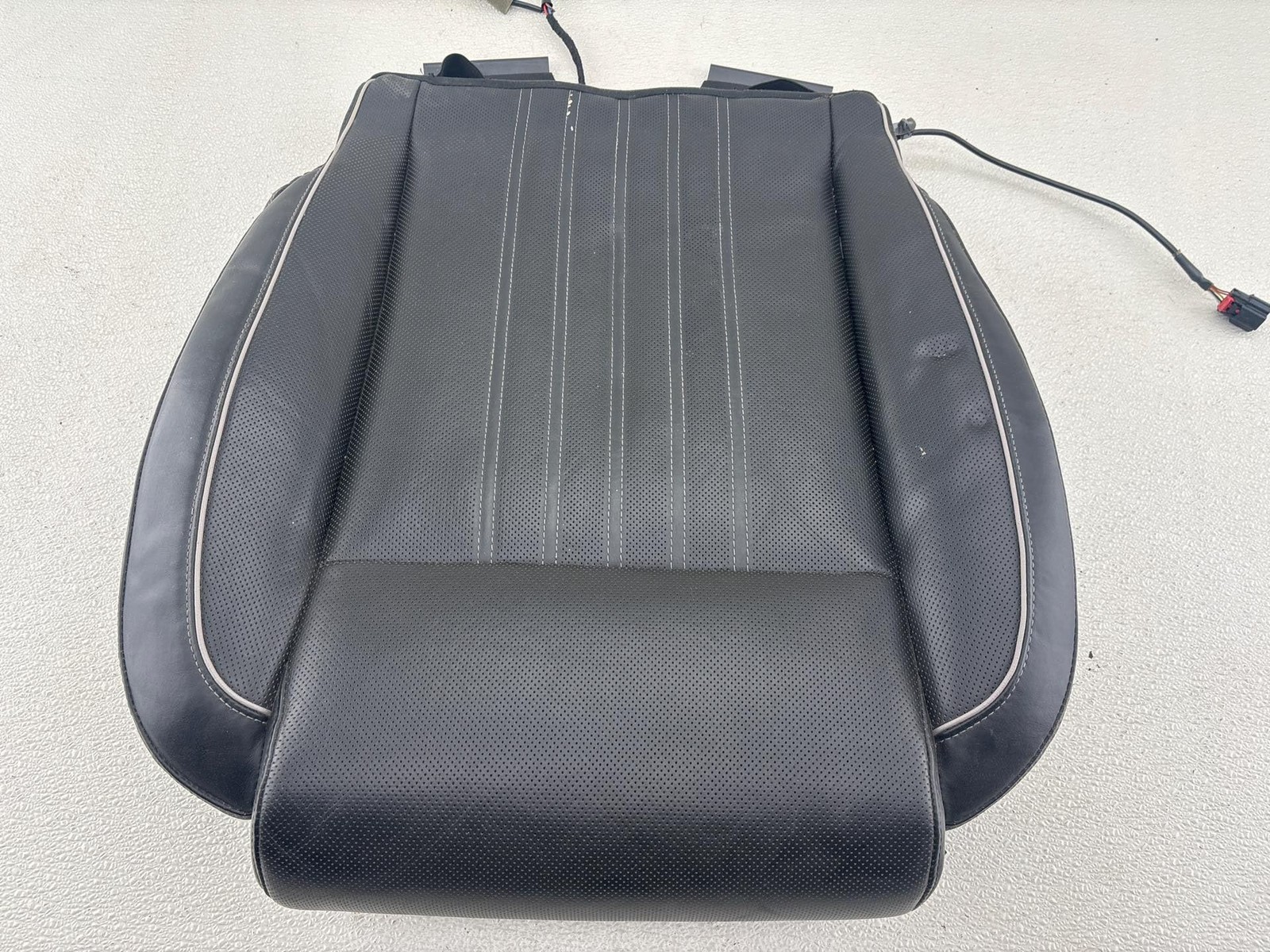 2017-2019 GENESIS G90 FRONT RIGHT PASSENGER SIDE LOWER SEAT CUSHION BOTTOM OEM