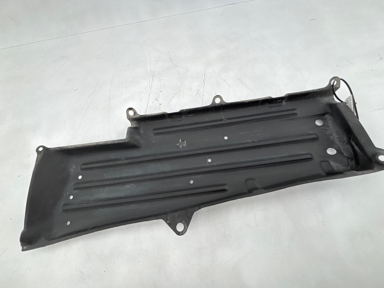 2011 - 2020 TOYOTA SIENNA RIGHT SIDE UNDER BODY SPLASH GUARD SHIELD COVER OEM