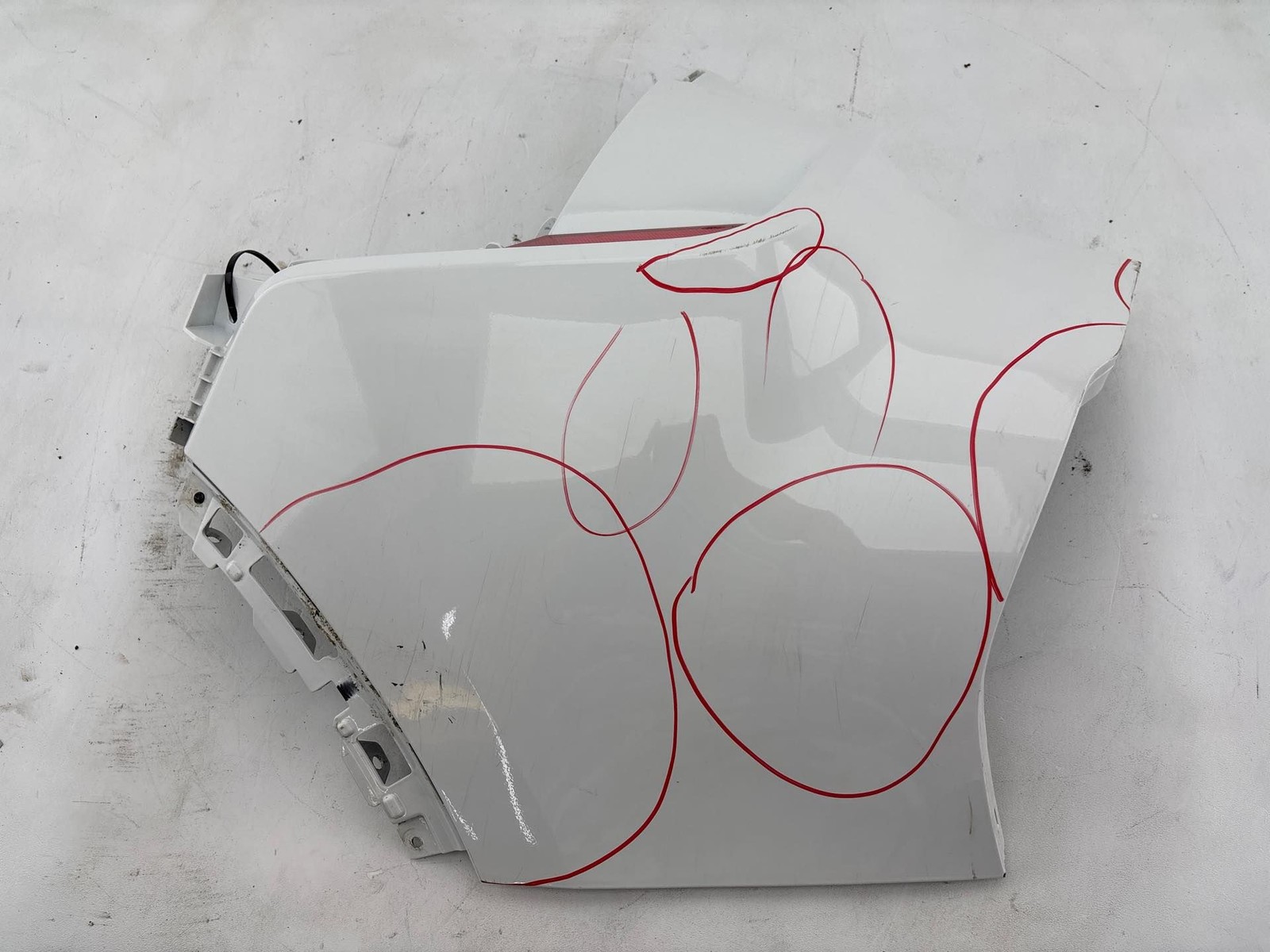 2020-2024 FORD ESCAPE REAR RIGHT BUMPER WITH OUT SENSOR HOLE LJ6B-17A894-AEW