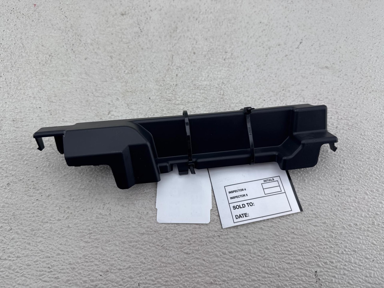 2019-2025 BMW X5 G05 TRUNK RIGHT QUARTER TRIM COVER PANEL OEM 7952056