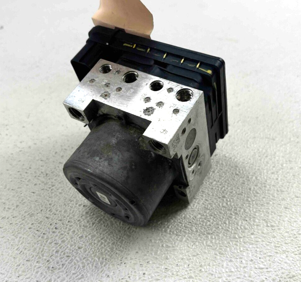 2014 2015 2016 Cadillac Ats A/T Abs Brake Pump Module 23122240