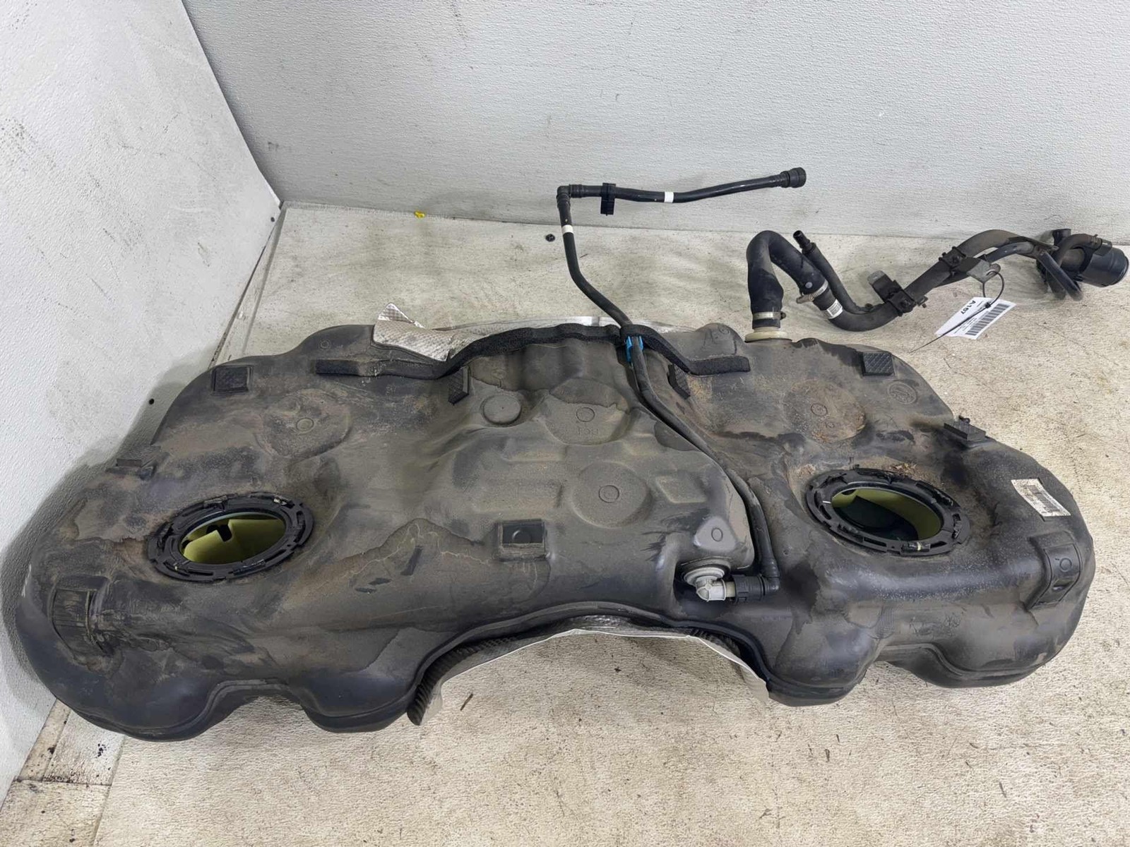 2019-2023 Genesis G70 2.0L Fuel Gas Tank Reservoir Oem 31100-J5550