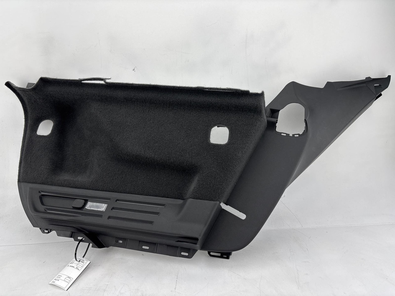 2019-2023 Cadillac Xt4 Rear Right Trunk Lower Quarter Panel Trim Oem