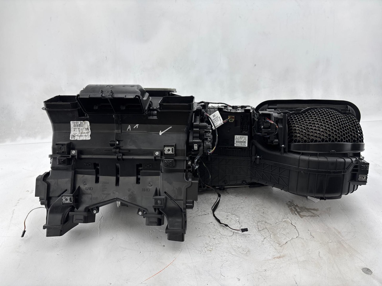 2015-2021 Mercedes W205 C300 HVAC Climate Heater Blower Housing Box OEM