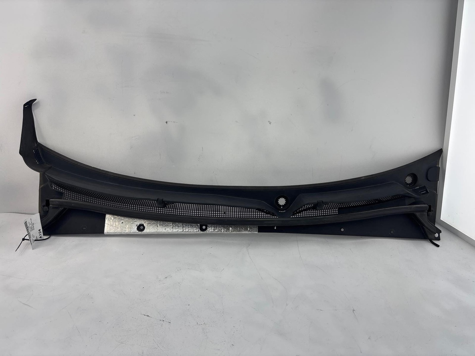 2019-2024 Cadillac Xt4 Windshield Wiper Cowl Panel Vent Oem