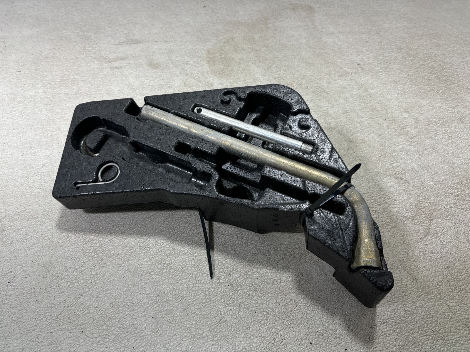 2007 - 2015 Audi Q7 Emergency Tool Kit Compartment Tray Black Oem 4L0012113C