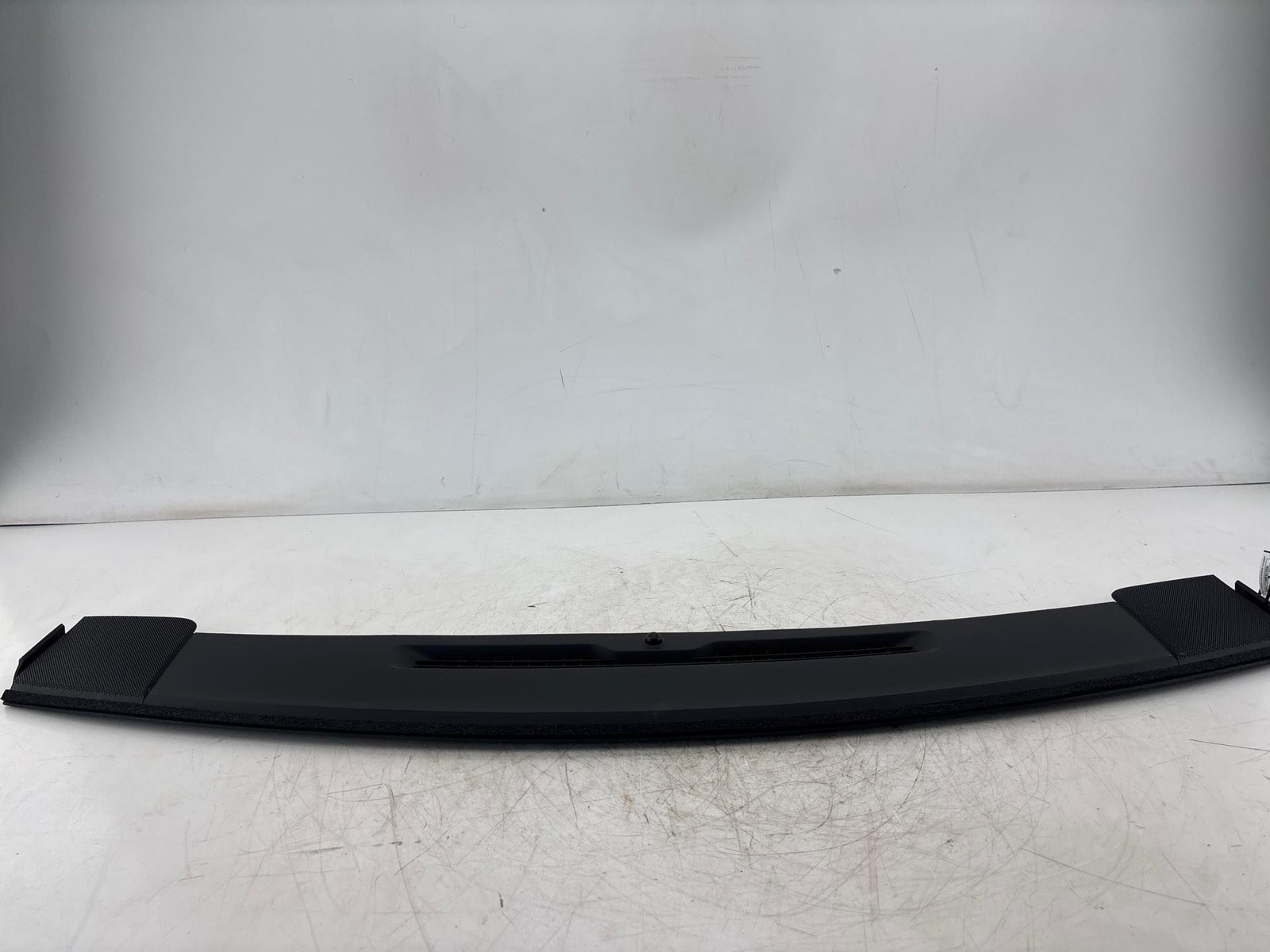 2015-2019 Chevrolet Silverado 2500 Dash Upper Defroster Grille Cover Panel OEM