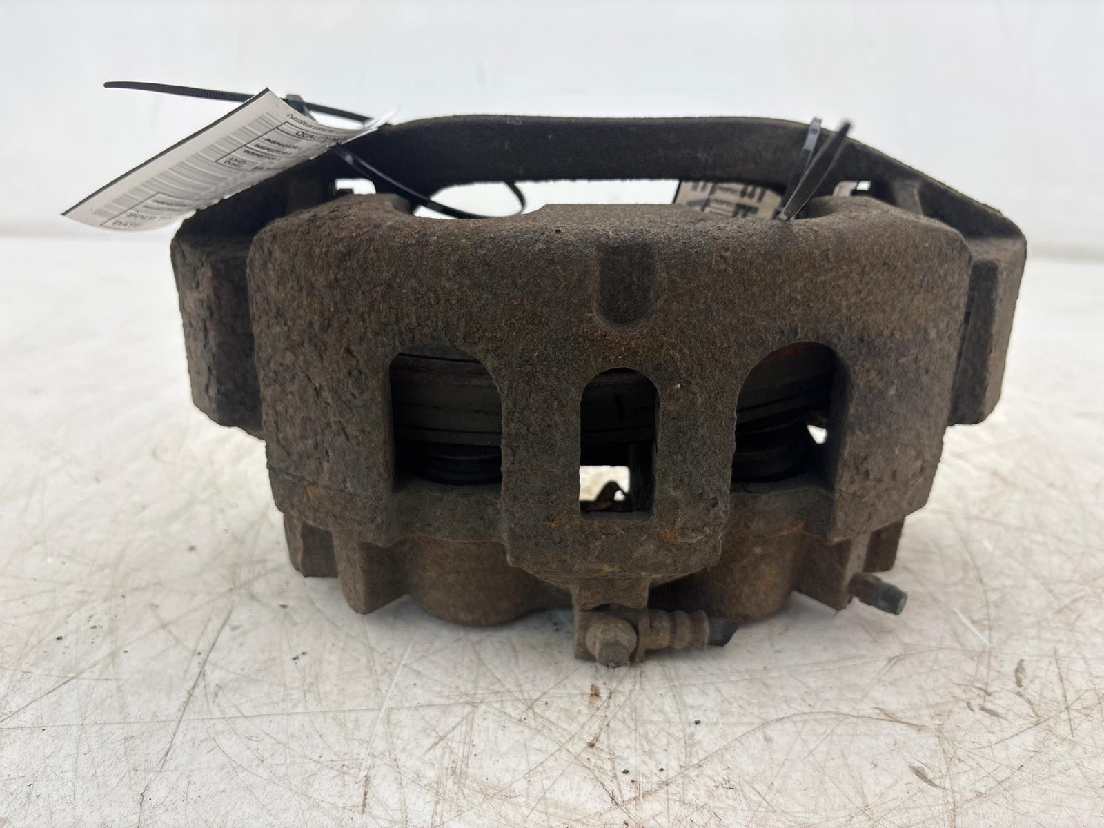 2015-2019 Chevrolet Silverado 2500/ 3500 Rear Left Brake Caliper Assembly OEM