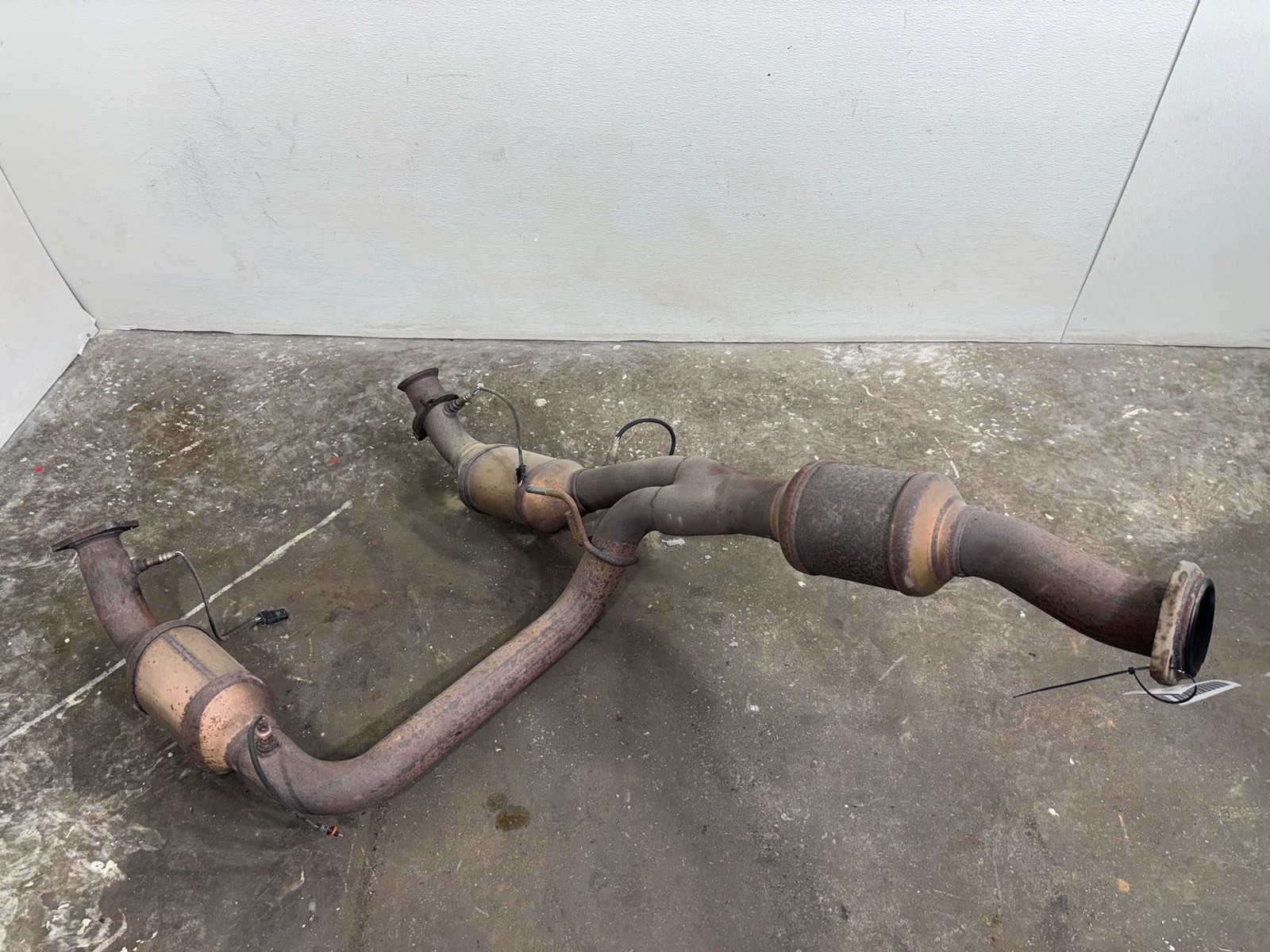 2015-2019 Chevrolet Silverado 2500 6L Catalytic Converter W/ Exhaust Pipe OEM