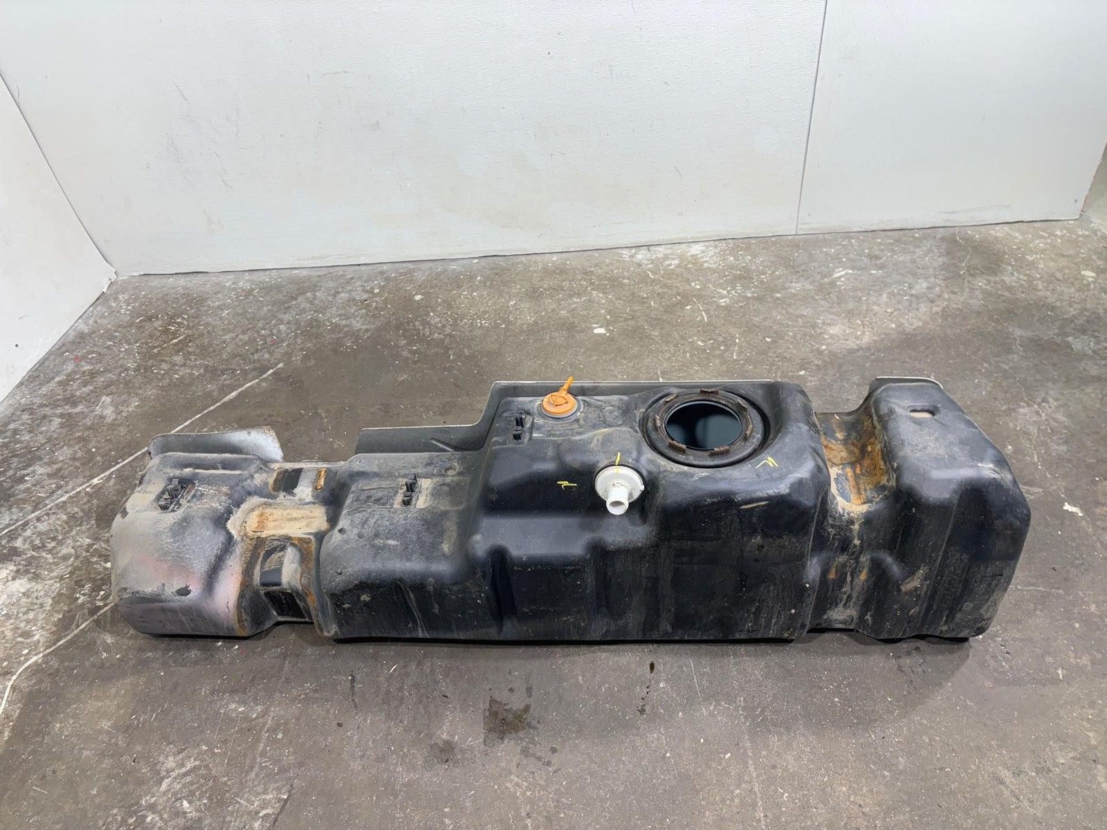 2011-2019 Chevrolet Silverado 2500/ 3500 Fuel Gas Tank Reservoir OEM