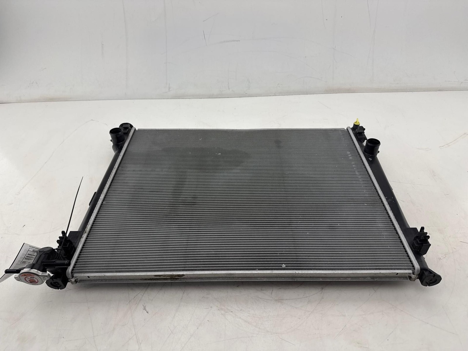 21-25 Toyota Sienna 2.5l AWD Engine Radiator Assembly OEM