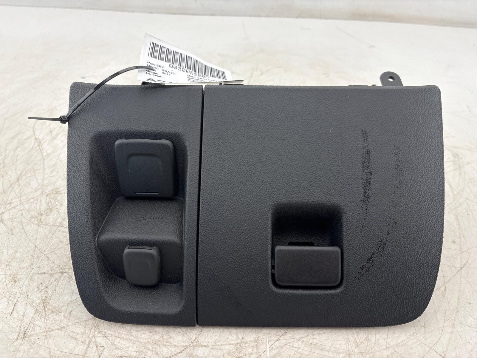 2017 Chevy Silverado 2500 Instrument Panel Center Compartment OEM