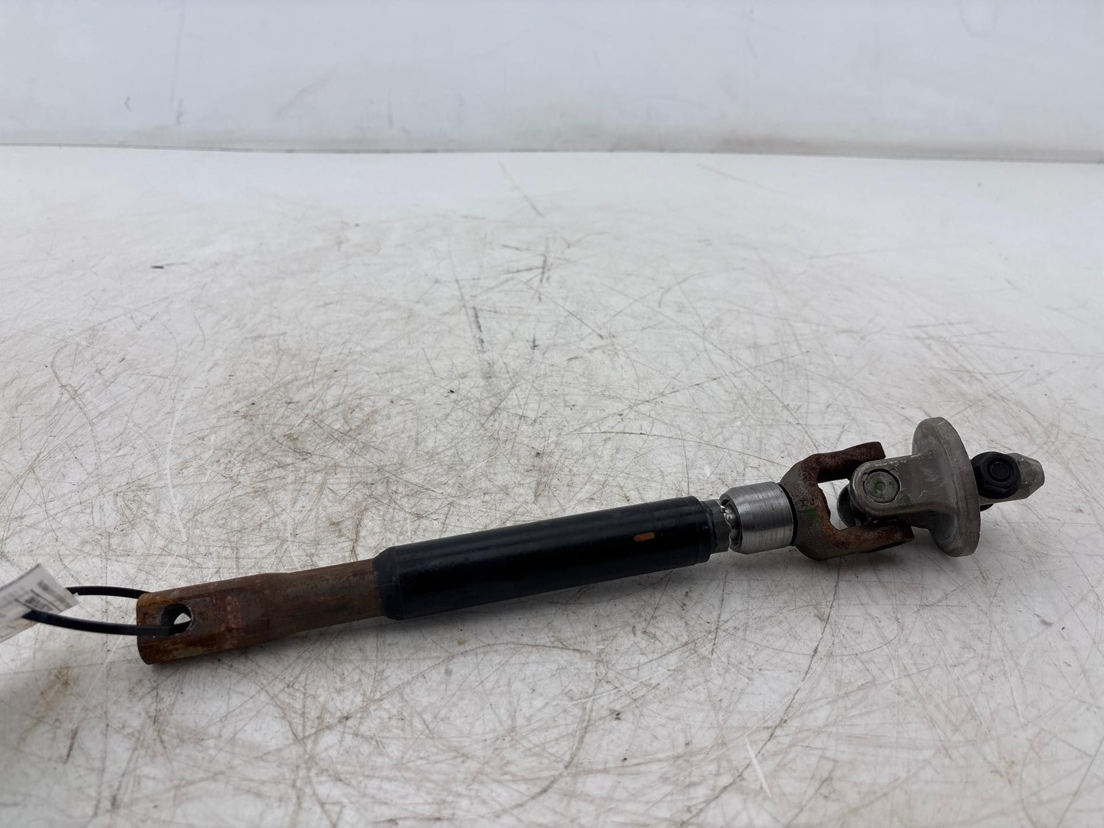 2015-2019 Chevy Silverado 2500 Lower Steering Shaft Universal Joint OEM 85104192
