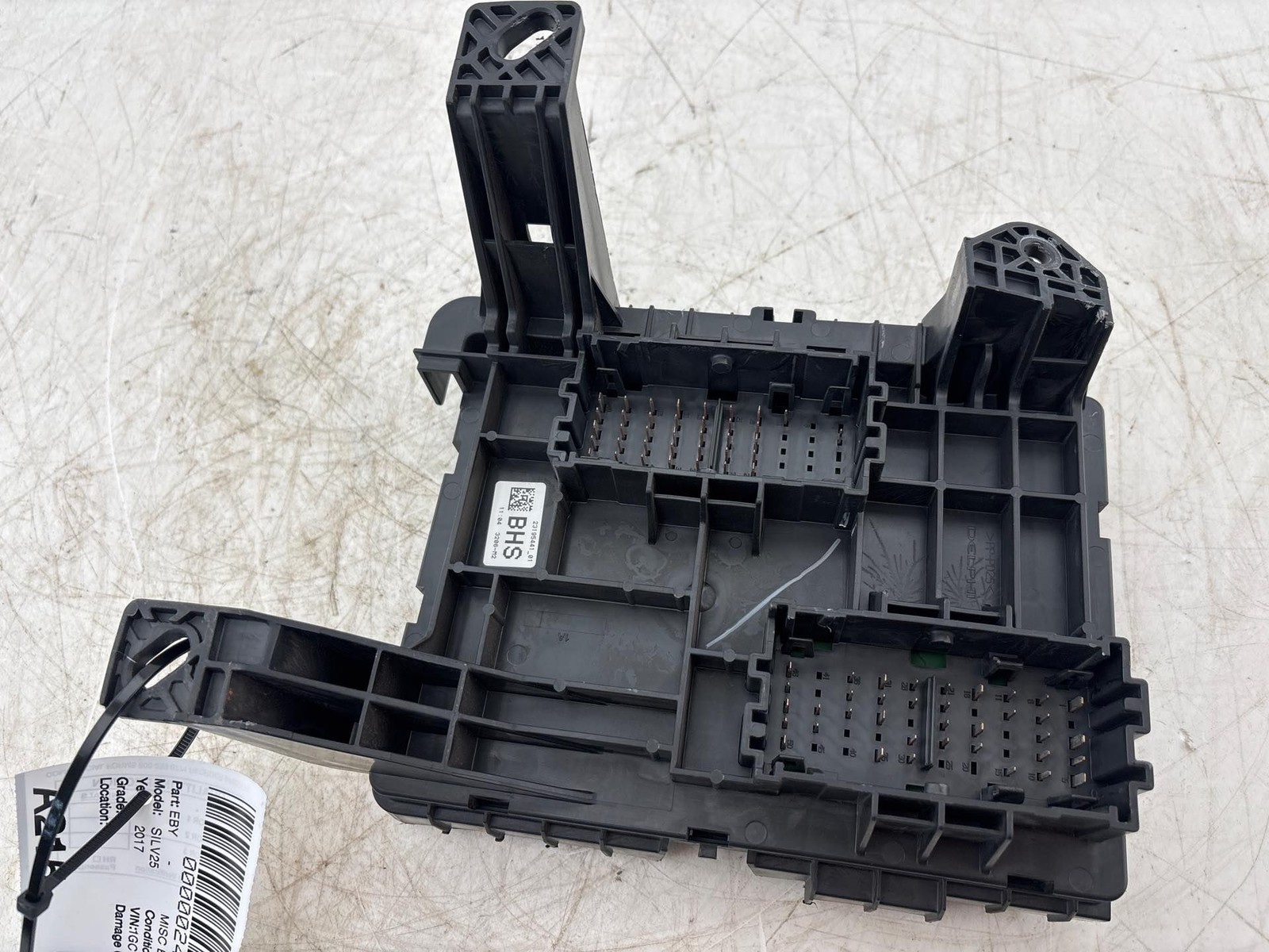 2017-2019 Chevrolet Silverado 2500 Body Wiring Harness Junction Block OEM