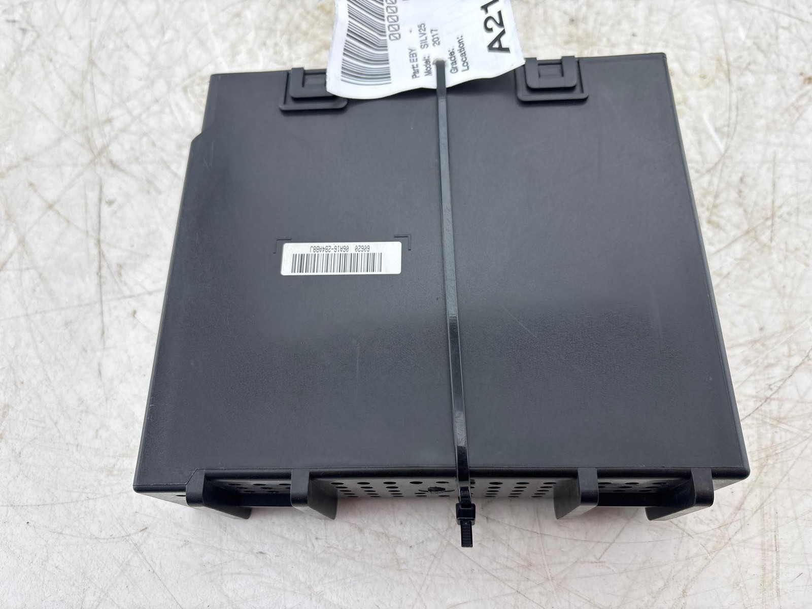 2017-2019 Chevrolet Silverado 2500 Radio Receiver OEM 84222864
