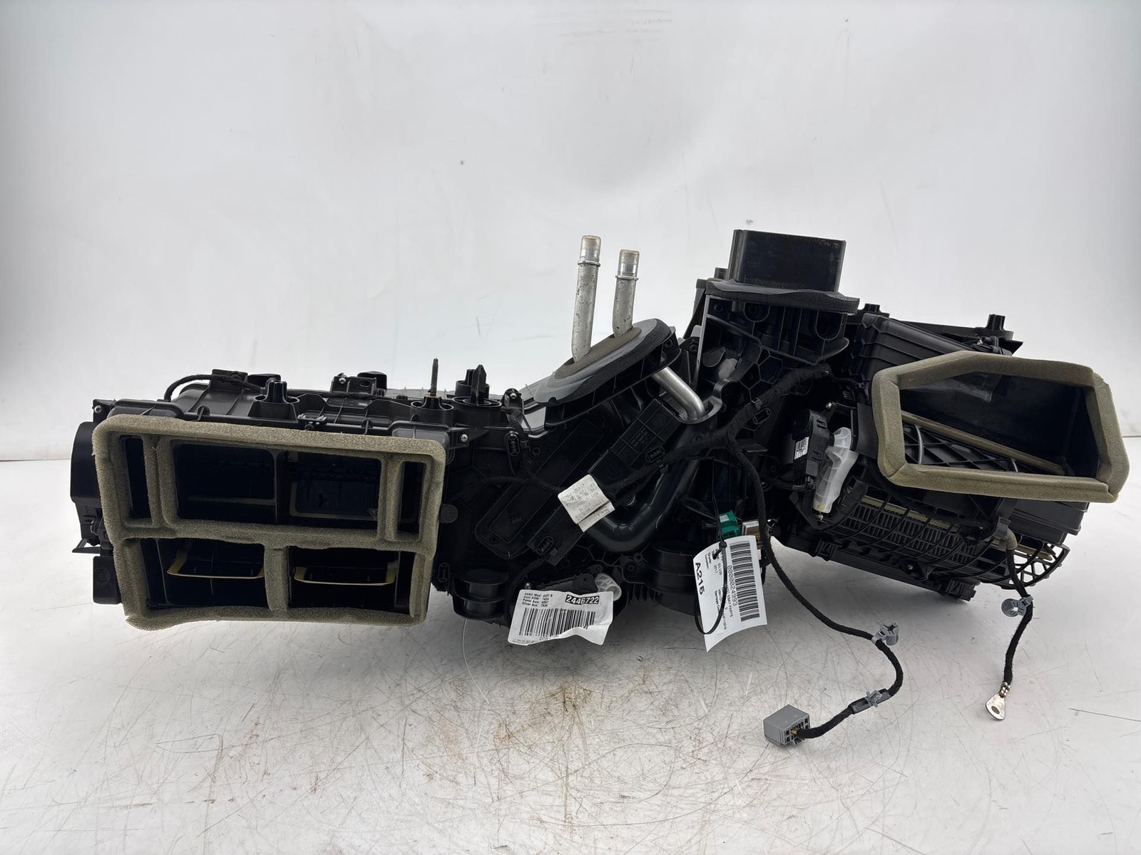 2015-2019 Chevrolet Silverado 2500 HVAC Climate Heater Blower Housing Box OEM