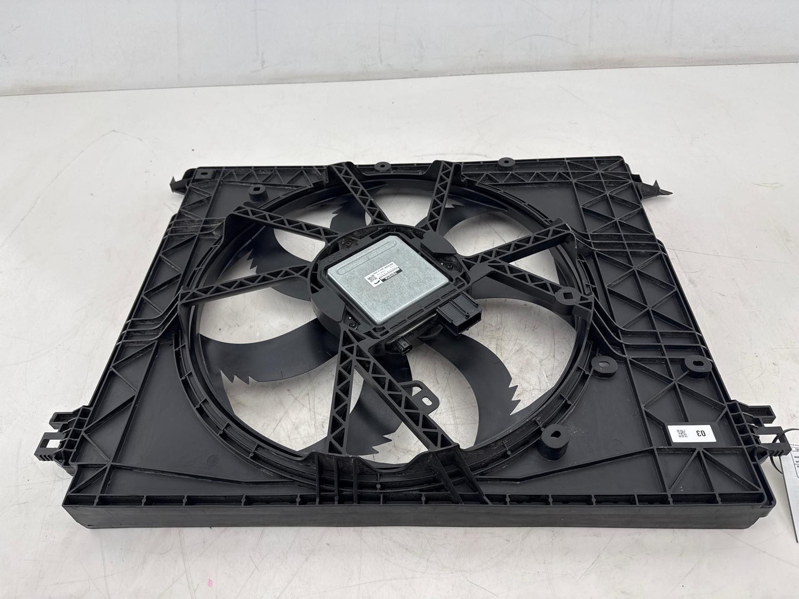 2021-2025 Toyota Sienna 2.5L Radiator Cooling Fan Motor & Shroud 16360-F0150