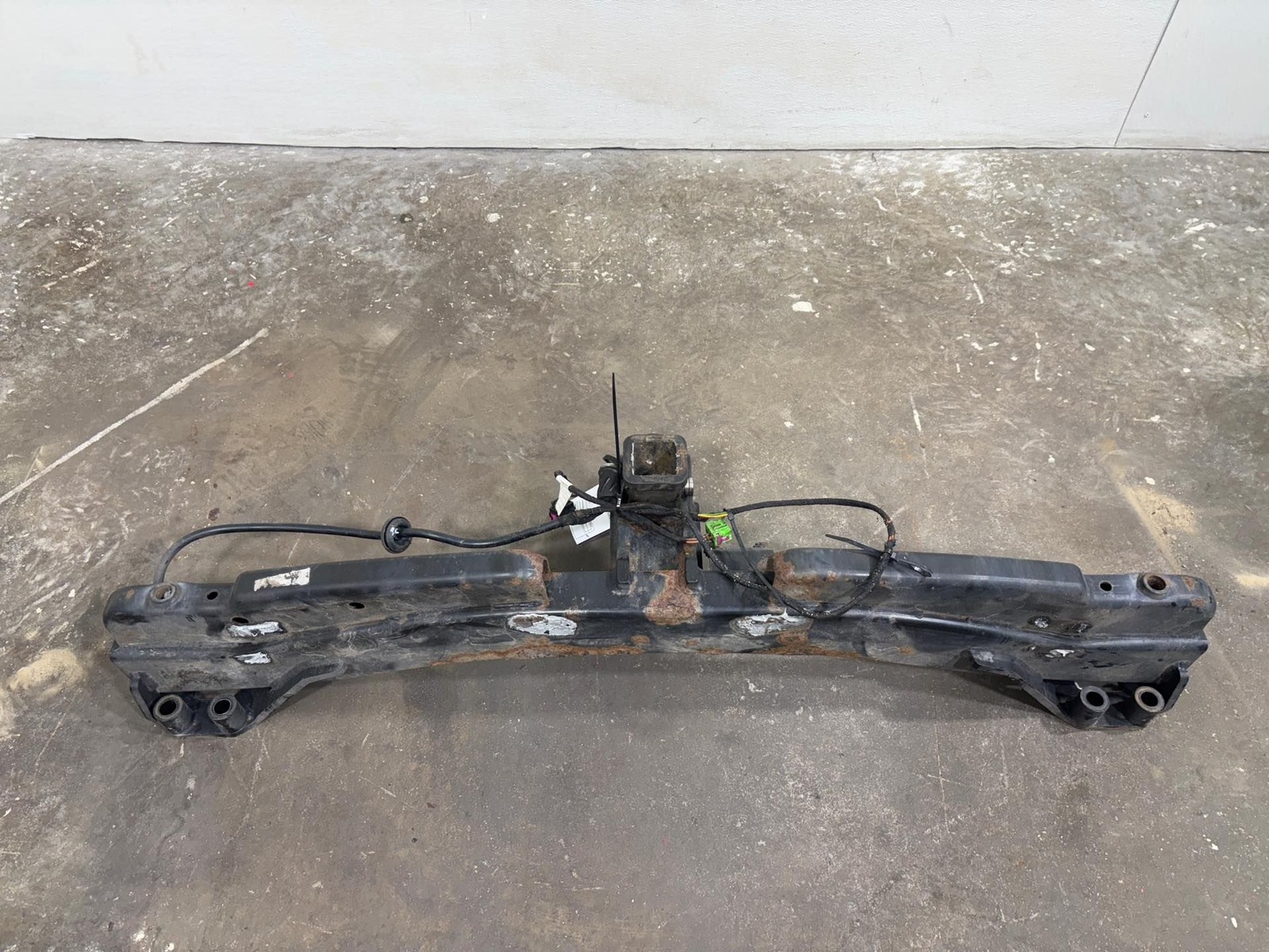 2003 - 2010 Porsche Cayenne 3.6L Rear Trailer Tow Hitch Reinforcement Bar OEM