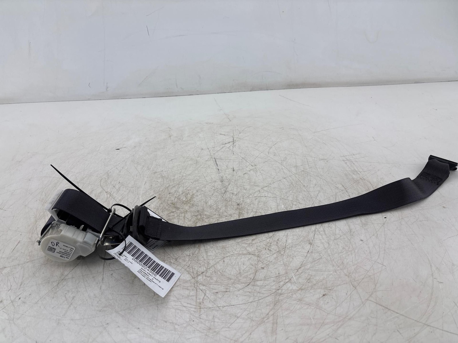2015-2017 Chevrolet Silverado 2500 Rear Left Seat Belt Retractor OEM 19330745